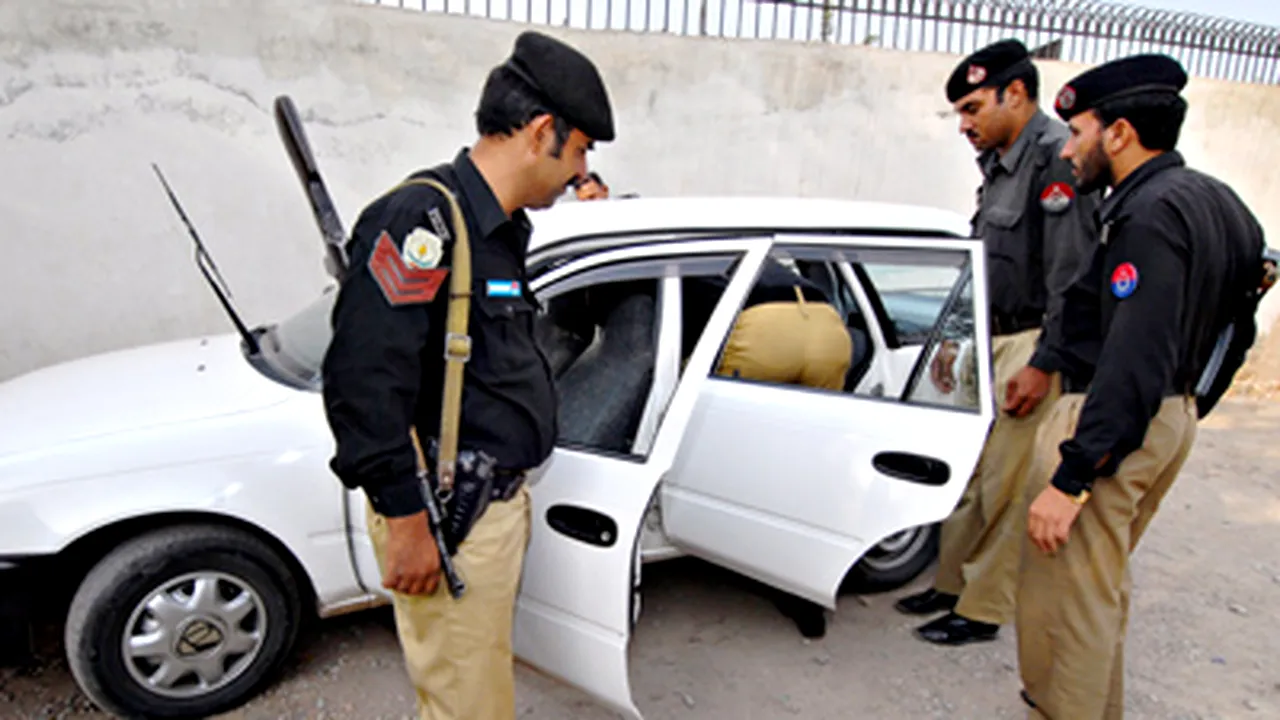 Trei membri ai unei organizaţii islamiste, arestaţi în Pakistan