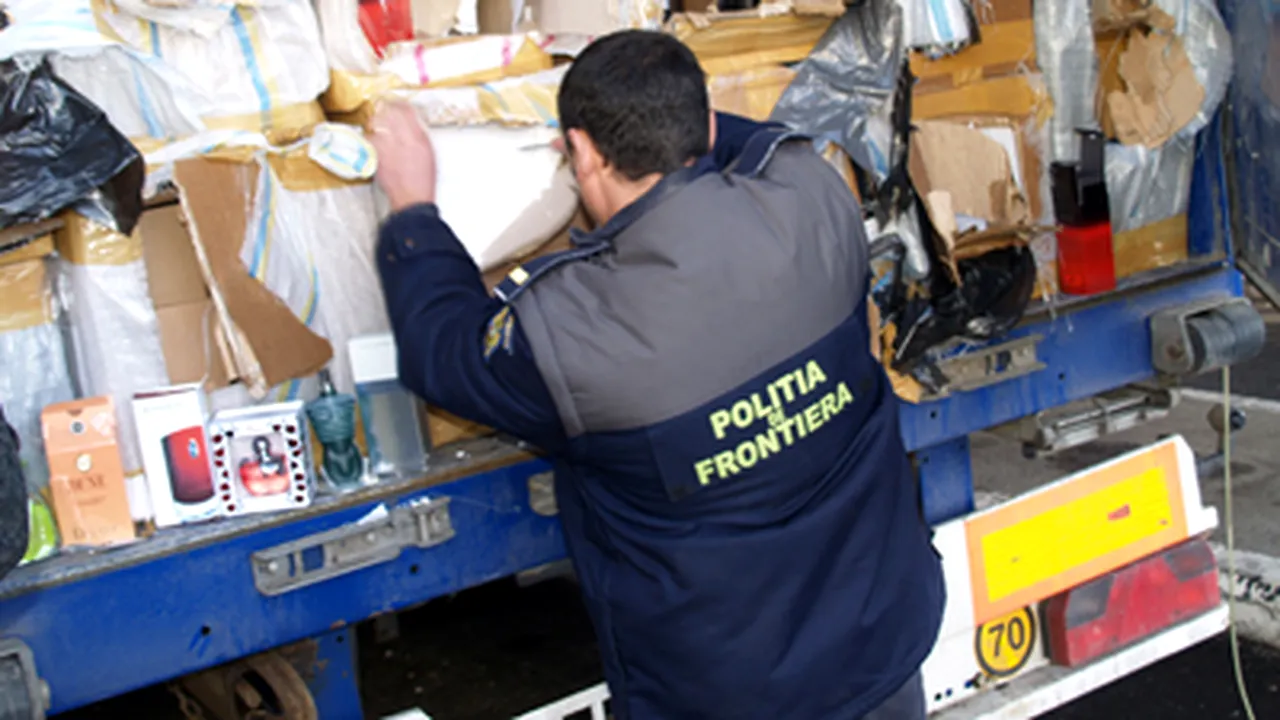 Captură de parfumuri de contrabandă, la Vama Vărşand