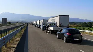 Motivul pentru care grecii au blocat 5 vămi şi au testat 200 de români: Se pot ajusta măsurile pentru un nivel maxim de siguranţă