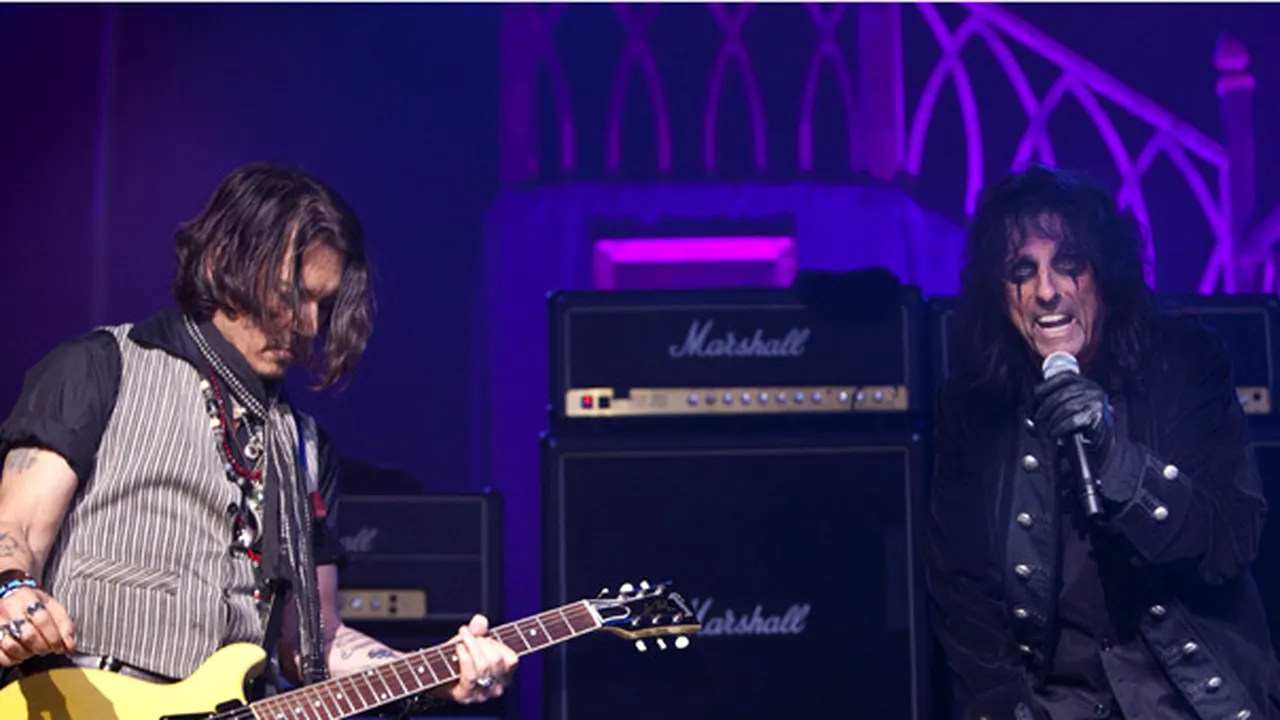 Johnny Depp cântă în premieră, în România, cu Alice Cooper şi Joe Perry de la Aerosmith