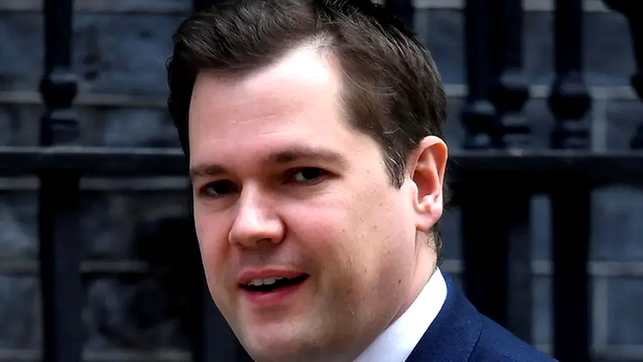 Ministrul britanic al Imigraţiei: Albanezii ar trebui să fie împiedicaţi să ceară azi în Marea Britanie