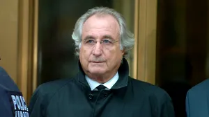 Bernie Madoff, „creierul” celei mai mari fraude din lume, cere să fie eliberat din închisoare. Fostul investitor spune că e pe moarte