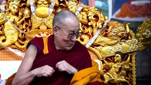 VIDEO: Dalai Lama îşi sfătuieşte adepţii să incanteze o mantra pentru a lupta cu noul coronavirus din China