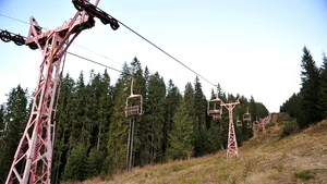 Tudose: O gravidă s-a aruncat din telescaun la Baia-Mare, după ce s-a oprit curentul