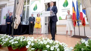 Ponta: Sper că în octombrie vom inaugura o placă la aeroportul Otopeni cu 