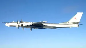 Două bombardiere strategice ruse zboară deasupra Oceanului Arctic