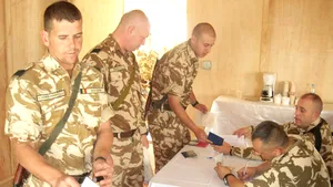 MApN: 36% din militarii din Kosovo şi aproape 37% din cei din Afganistan au votat