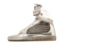 O pereche de ghete spaţiale, lansată la a 45-a aniversare a primei aselenizări cu echipaj uman - FOTO