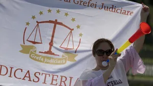 Grefierii amenință că vor bloca instanțele și parchetele de la 1 septembrie din cauza Legii salarizării: „Blocăm total sistemul judiciar din România”