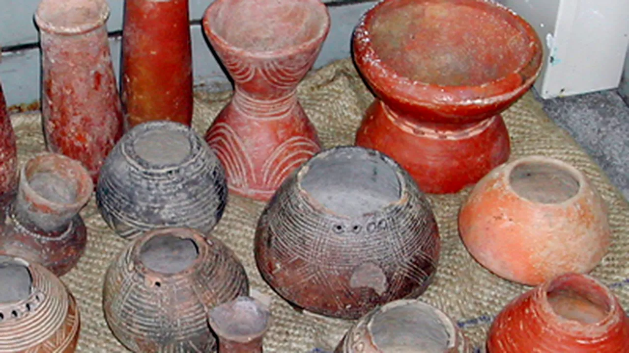 Vase de ceramică vechi de 9.000 de ani, în Maroc
