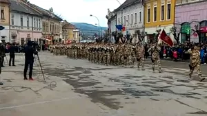 Ministrul Apărării: Prezenţa militarilor în Afganistan corespunde aşteptărilor de a vedea combătut terorismul - VIDEO