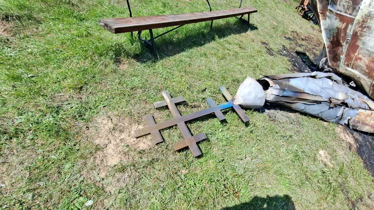 Biserica din Alba a ars de la o lumânare aprinsă nesupravegheată. Tragedia vine după alta la Bucureşti unde un om a murit tot de la o lumânare