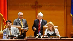 PDL părăseşte şedinţa Comisiei juridice. Ziariştii, invitaţi afară din sală pentru a se da votul