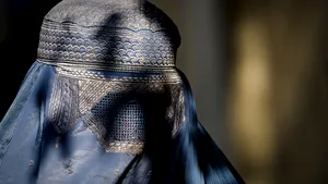 Cinci ţări europene susţin interdicţia de a purta burka în locuri publice