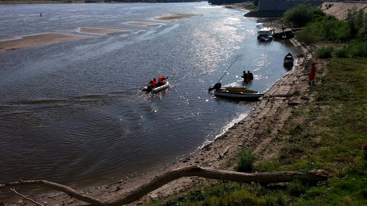 Trupul neînsufleţit al băiatului înecat în Dunăre, găsit în a treia zi de căutări