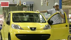 PSA Peugeot Citroen va rechema până la 100.000 de maşini cu defecte la pedala de acceleraţie