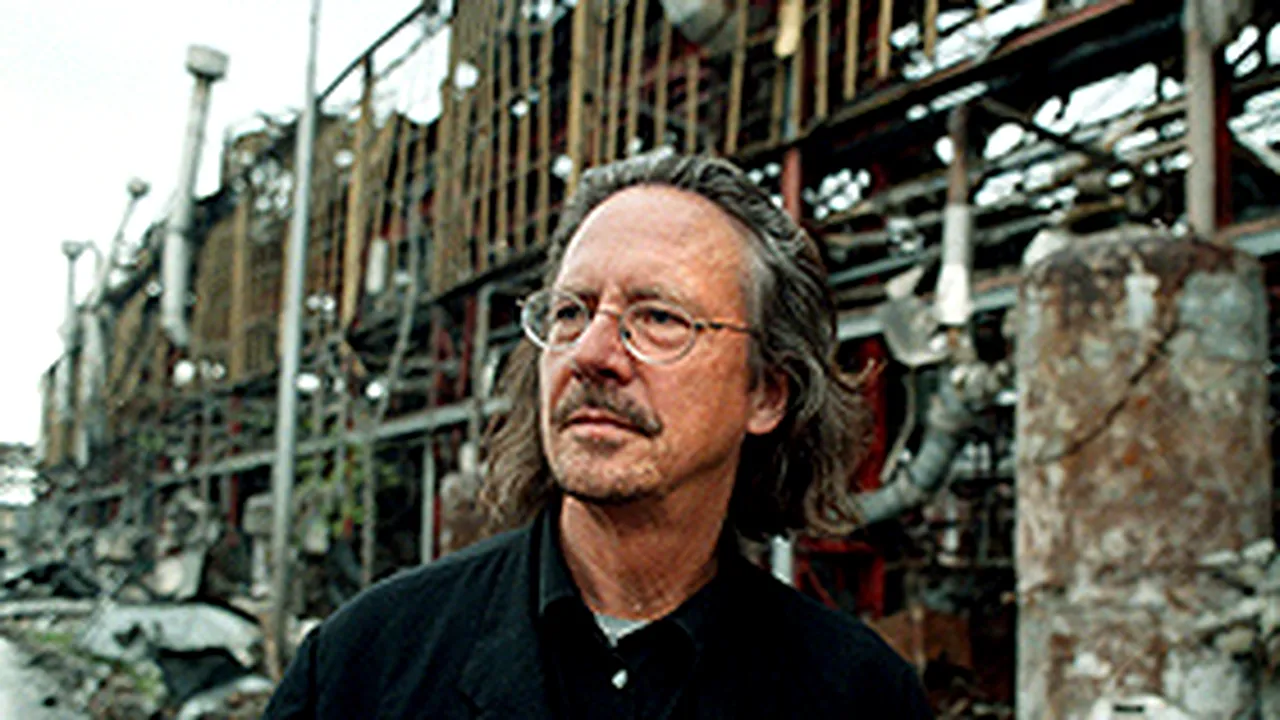 Le Nouvel Observateur, condamnat pentru defăimarea dramaturgului austriac Peter Handke