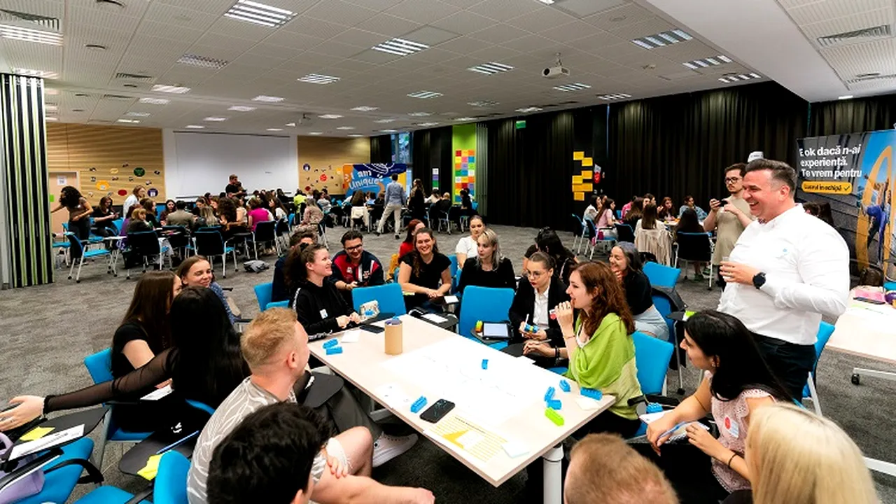 780 de studenţi şi profesori se pregătesc pentru a fi lideri în programul FUTURE Manager