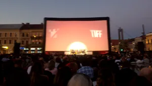 VIDEO | Sute de persoane au dansat pe ritmuri de manele, la TIFF, la finalul documentarului 