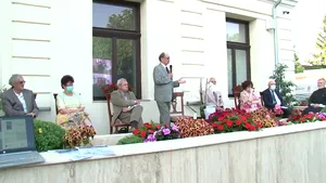 Volumul „Covid, colivia noastră” a fost lansat şi în Bucureşti. 50 de personalităţi au scris despre trăirile lor în pandemie