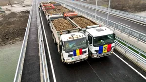 SOCIAL Podul peste Tisa a trecut testele de rezistență. Noul pod rutier dintre România și Ucraina, aproape de finalizare