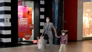 Unele magazine din mall vor redeschide cu întârziere, în semn de protest. „Zero chirie, readaptarea contractelor”