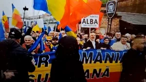 George Simion și Călin Georgescu, mitinguri separate la Alba Iulia, de Ziua Națională