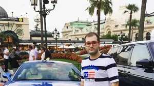 Şoferul în vârstă de 22 de ani, care a târât un poliţist pe capotă 20 de metri, a fost ARESTAT - VIDEO