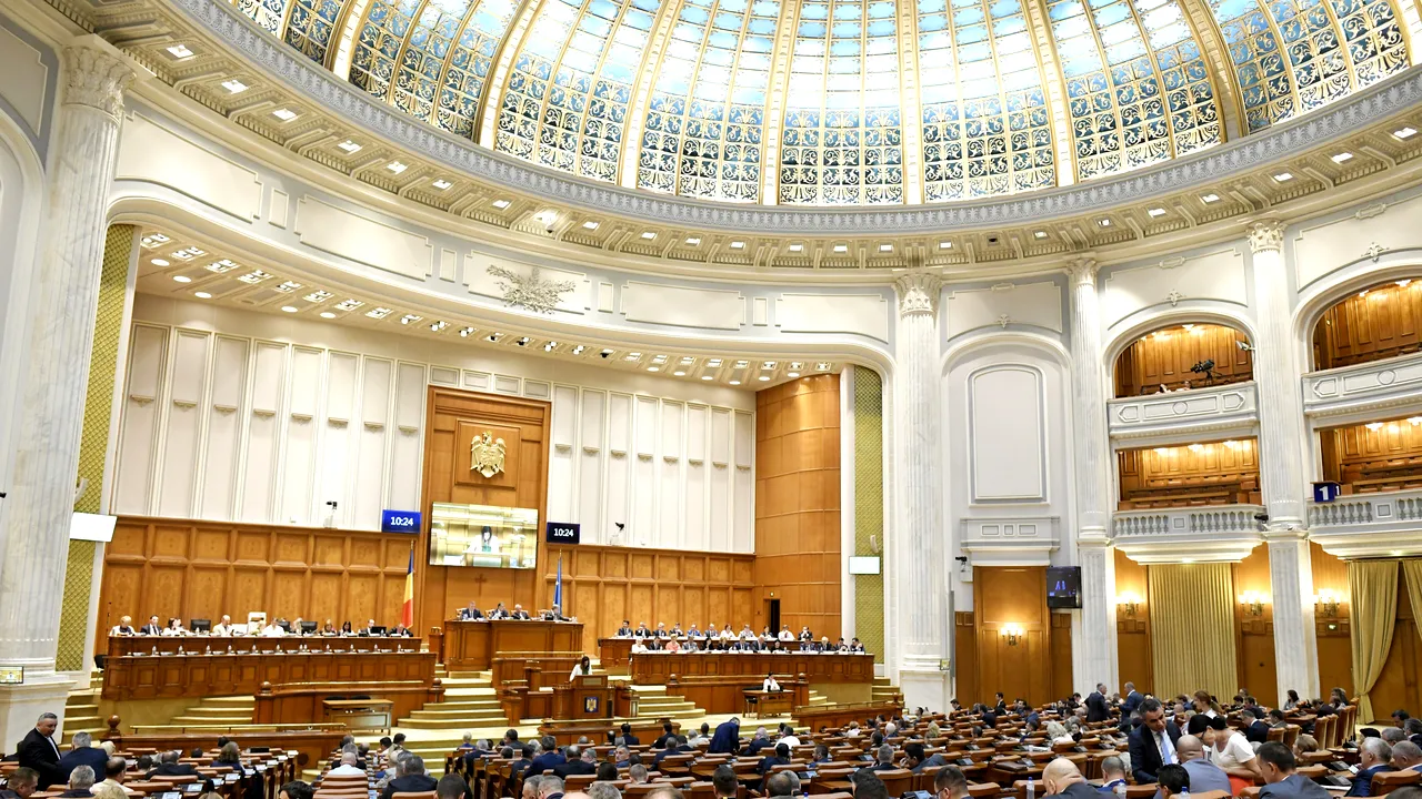 Editorial: Cât costă de fapt reforma eşuată a pensiilor speciale