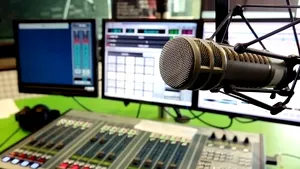 Grupul Lagardère vrea să vândă revistele din Franţa, inclusiv Elle, companiei Czech Media Invest