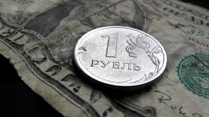 Rusia ocolește sancțiunile, mutându-și comerțul în ruble