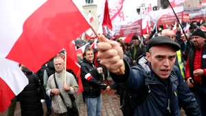 Proteste în Varșovia: extrema dreaptă se opune migrației ilegale și cere demisia lui Tusk