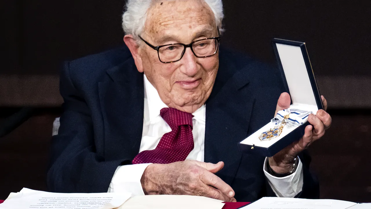 Henry Kissinger, diplomat american şi laureat al Premiului Nobel pentru pace, a murit la 100 de ani