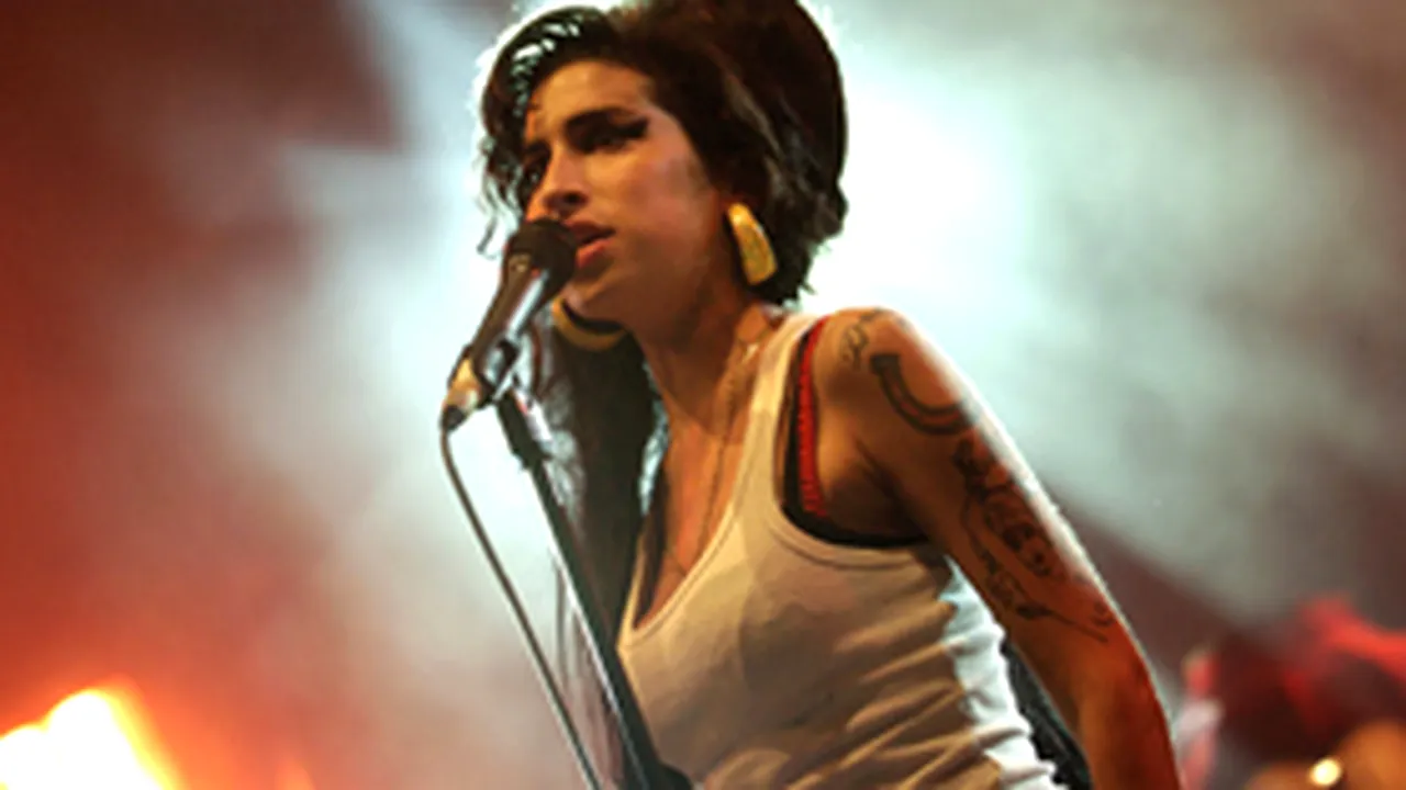 Amy Winehouse, nominalizată la trei premii Ivor Novello