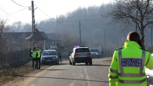 Accident teribil: O femeie şi copilul de 11 luni, în stare gravă după ce au fost spulberaţi de o maşină. FOTO, VIDEO