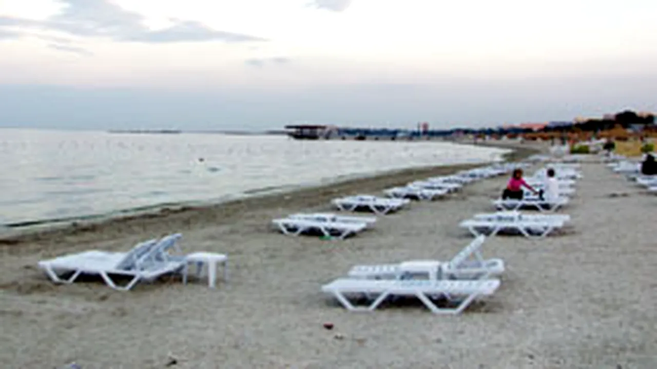 Gândul: Statul a pierdut 0,15 hectare de plajă “patrimoniu naţional”, la Mamaia