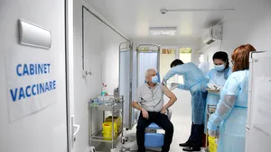 Avertismentul unui profesor de microbiologie: ”Numărul de persoane protejate nu coincide cu numărul de persoane vaccinate”