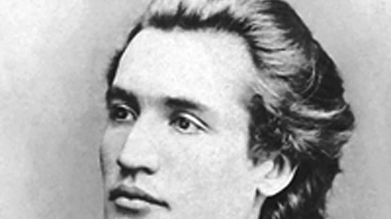Slujbă de pomenire la mormântul lui Mihai Eminescu