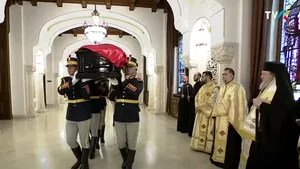 Sicriul cu trupul neînsuflețit al fostului președinte Ion Iliescu a ajuns la Cotroceni