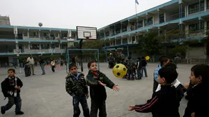 Romanians Willing To Work Abroad Obliged To Entrust Children To Relatives – Senate