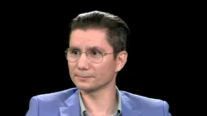 Healthcare Trends VIDEO. Albirea dentară la salon versus cea de acasă. Cum ne vindecăm de bruxism? Invitat: Movradin Vitali, medic specialist în Chirurgie orală şi maxilofacială 