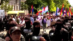 Poliţia a intervenit la un eveniment Pride: ciocnire între comunităţile LGBT şi activişti religioşi din Moldova