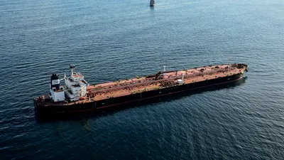 EXTERNE Rusia ar putea trimite nave de război pentru a escorta flota fantomă