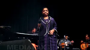 Cesaria Evora promite un concert de retragere pe scena Sălii Palatului