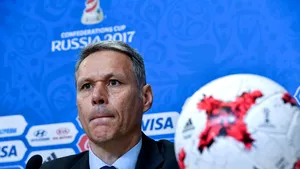 Fostul internaţional olandez Marco van Basten, suspendat după ce a folosit salutul nazist într-o emisiune televizată. VIDEO