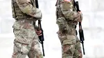 Soldații austrieci vor putea să își prindă părul în coc sau coadă. Decizia se aplică atât la femei, cât și la bărbați