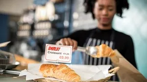 Un instrument esenţial pentru patiserii şi brutării: Imprimantele de etichete (P)