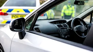 Controale ale Poliției la mașinile cu volan pe dreapta: sute de sancțiuni după verificarea a 865 de vehicule
