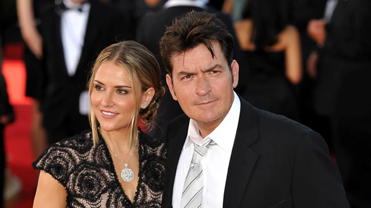 Charlie Sheen, pus oficial sub acuzaţie pentru agresiune