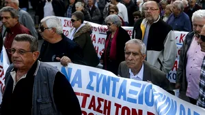 Mii de pensionari greci au participat la un marş antiausteritate la Atena
